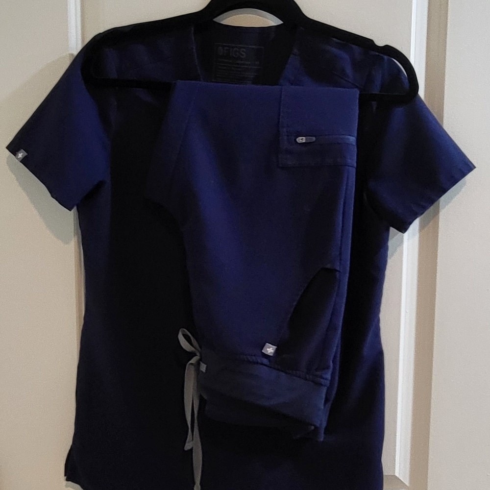 Figs high-waisted joggers scrubs set size xs top